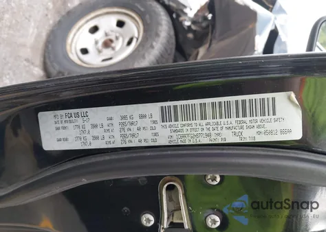 2017 Ram 1500 Tradesman 4X4 6'4 Box z USA, uszkodzony, nr VIN 1C6RR7FG2HS771948